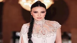 فستان مكشوف.. ماجي بو غصن تجذب الأنظار بإطلالة جريئة 