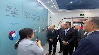 وزير الصحة يزور مصنع Runyes بالصين لبحث توطين صناعة معدات طب الأسنان