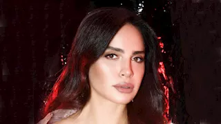 الإعلامي ربيع هنيدي يعلن: "زواج آمال ماهر من رجل أعمال مصري"