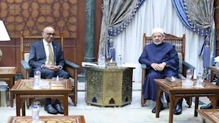 شيخ الأزهر ورئيس سنغافورة يتفقان على مواصلة الضغط لوقف العدوان على غزة