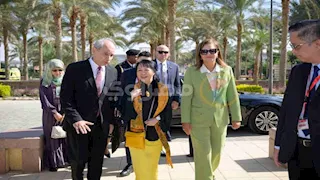 سيدة سنغافورة الأولى تزور حرم الجامعة الأمريكية بالقاهرة الجديدة 