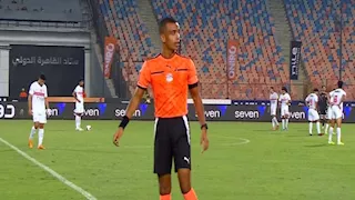 بالصور.. لحظة إصابة حكم مباراة الزمالك والجونة