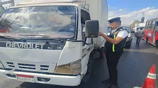 حملة مفاجئة على سائقي الدقهلية.. ضبط متعاطي مخدرات على طريق المنصورة (صور)