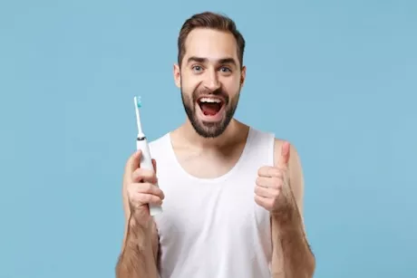 حافظ على أسنانك بتناول هذه الأطعمة.. طبيب يوضح