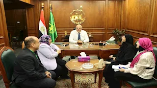 محافظ القليوبية يستجيب لطلب سيدة كفيفة ويوفر لها شقة