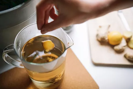 تصيب الأمعاء- 4 أمراض يعالجها شاي الزنجبيل