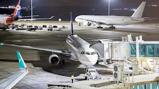 طائرة إسرائيلية تغير مسارها وتهبط اضطراريا في السعودية.. ما القصة؟