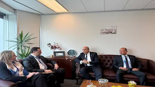 وزير الطيران: نستهدف توسيع مجالات التعاون في مشروعات السلامة الجوية والتطور التكنولوجي