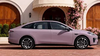 "جي إيه سي" تطلق سيارتها الكهربائية Aion RT الجديدة