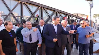 بالصور- محافظ دمياط يفتتح معرض التصوير "حلوة يا بلدي" على جسر الحضارة 