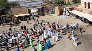 بالفنون والهدايا.. أسوان تستقبل السياح في اليوم العالمي للسياحة (صور)