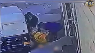 فيديو صادم | سحل سيدة على يد زوجها وشقيقه أمام منزل والدتها بالشرقية