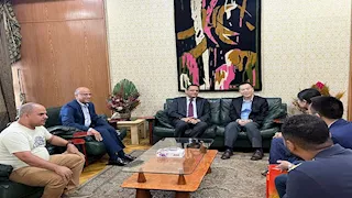 السفارة الصينية تهدي نقابة الصحفيين أجهزة كمبيوتر وطابعات -(صور)