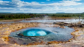 بينها "برج الشياطين" و"تلال الشوكولاتة".. أغرب عجائب طبيعية في العالم