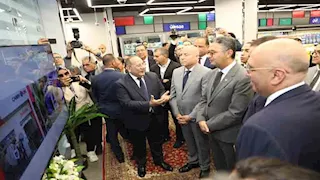 12 صورة.. افتتاح أكبر سلسلة تجارية حكومية تحت مسمى "carry on" 