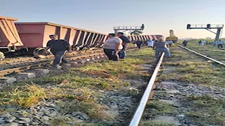 بعد خروج 7 عربات عن القضبان.. لجنة فنية للتحقيق في الحادث ببني سويف 