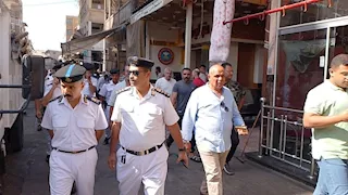 بعد حريق الحميدي.. حملة لإزالة إشغالات أحياء العرب والمناخ في بورسعيد - صور