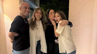 بالصور.. أسما شريف منير مع والدها وزوجها وعائلتها من أحدث ظهور