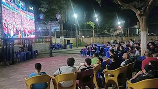 فرحة بالقمة.. هتافات "أهلاوي" تهز نادي المنيا الرياضي (صور)