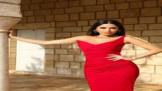 جاذبية وتألق.. إطلالات النجمات بـ "الأحمر" تسيطر على صيف 2025