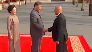 ذكرى انتصار حرب المقاومة الشعبية.. كامل الوزير يهنيء الرئيس الصيني وقرينته (صور)