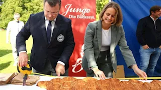 ألمانيا تدخل موسوعة جينيس بـ أطول “فرانزبروتشن” في العالم.. طولها 10 أمتار