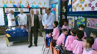 بالصورـ وكيل تعليم أسيوط يتفقد أول مدرسة صديقة للبيئة تعمل بالطاقة الشمسية