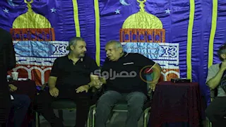 صور.. فتوح أحمد وسلمى غريب يواسيان حمادة بركات في عزاء والدته