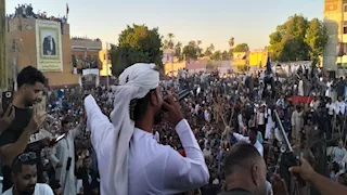 مواكب وجمال وموائد طعام.. شوارع الأقصر تتزين ببهجة المولد النبوي- صور