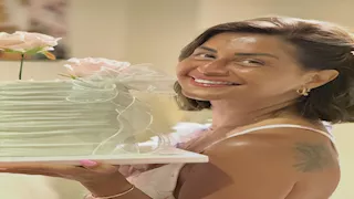 منة فضالي تنشر صورا من احتفالها بعيد ميلادها الـ 42..وهذا ما قالته