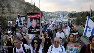 البث العبرية: عائلات أسرى إسرائيليين اجتمعت مع مسؤولين قطريين