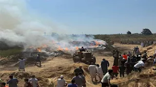 حريق هائل يلتهم مصنع كتان في كفر العزيزية بالغربية (صور)