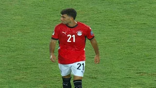 "كذبة من الزملكاوي".. تعليق ناري من نجم الأهلي السابق على أزمة زيزو مع العميد