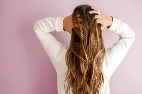 فوائد متعددة لأوراق الكرنب لصحة الشعر.. تعرف عليها