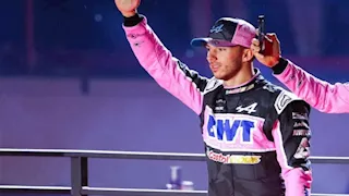 ألبين المنافس ببطولة فورمولا-1 للسيارات يمدد تعاقده مع السائق جاسلي