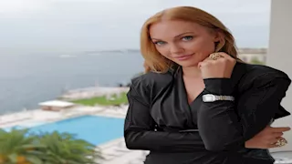 مريم أوزرلي تخطف الأنظار بإطلالة أنيقة بالأسود (صور)