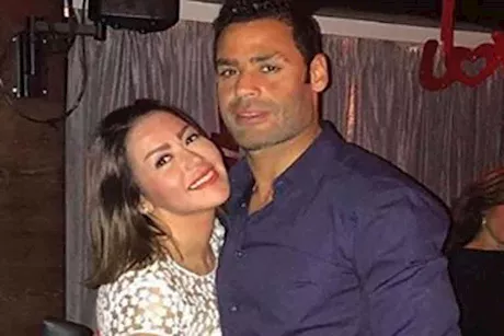 لقاء الخميسي تروي تفاصيل لحظة اعتزال زوجها حارس المرمى محمد عبدالمنصف (فيديو)