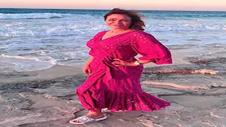 بـ"11 صورة"- إلهام شاهين تودع الصيف بجلسة تصوير أمام البحر.. ماذا قالت؟ (صور)