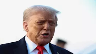 ترامب مُجددًا تحذيره لحماس: ستكونون في ورطة إذا استخدمتم الأسرى دروعًا بشرية