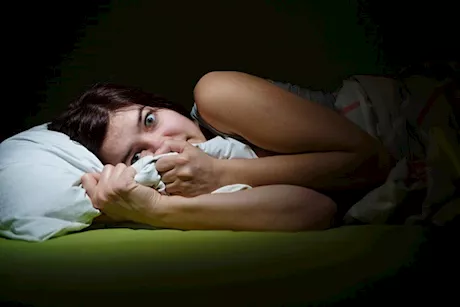 عادات لا تفعلها في المساء.. تدمر نومك