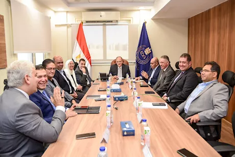 هيئة الدواء تبحث مع شركتين آليات تنفيذ مشروع الروشتة الرقمية