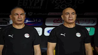 "ميستحقش كدا".. نجم الأهلي السابق يفجر مفاجأة بما يفعله لاعبي المنتخب مع حسام حسن