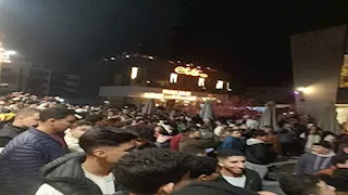 بالشماريخ والألعاب النارية.. آلاف المنياوية يحتفلون برأس السنة في المنيا الجديدة- فيديو وصور 