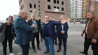 بالصور- جولة ميدانية لمحافظ أسيوط لمتابعة مشروعات الطرق في حي غرب