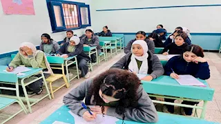 انتظام كامل لامتحانات النقل بالإسكندرية دون شكاوى وحظر استخدام الهواتف (صور)