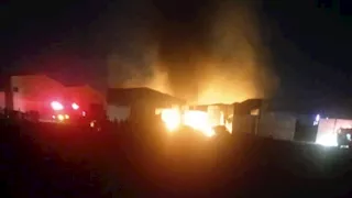 بسبب ماس كهربائي.. حريق يلتهم مخزن خردة في الإسكندرية -صور