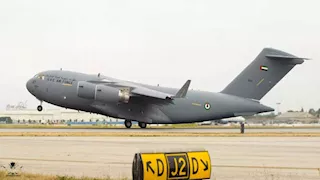 صحف محلية: الصومال يحظر دخول الطائرات العسكرية الإماراتية لمجاله الجوي