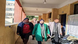 "التزام بلائحة الانضباط".. مديرة تعليم القاهرة تتفقد مدارس مصر القديمة وغرب القاهرة  