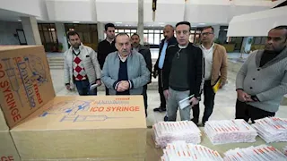 بالصور- أسيوط يتسلم تبرعًا بـ20 ألف سرنجة دقيقة لدعم منظومة التأمين الصحي 