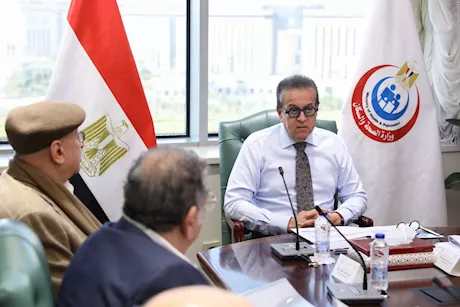 وزير الصحة يتابع التدفقات المالية لمشروعات صحية مع «المراسم»